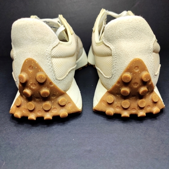 New Balance Men's 327 Casual Beige Sneakers Nimbus Cloud/Gum Shoes Size 11 - Picture 7 of 11